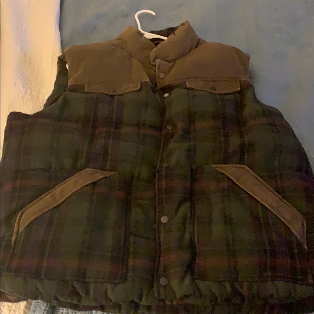 Plaid men’s puffer vest